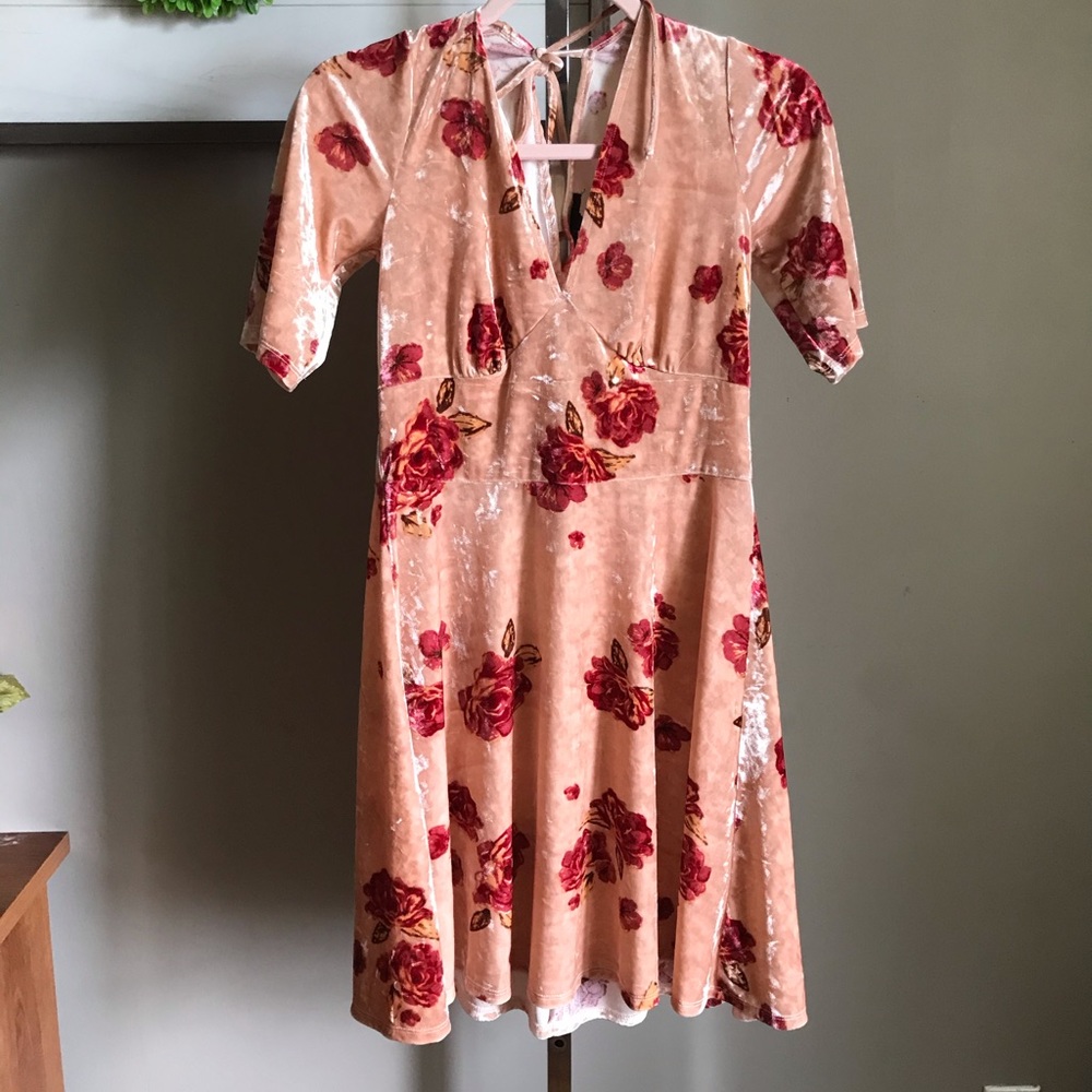 Bebop Jr. Large velvet pink dress